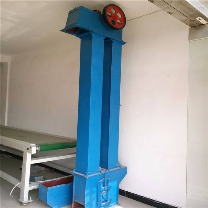 如何垂直振動提升機的側隙現象？