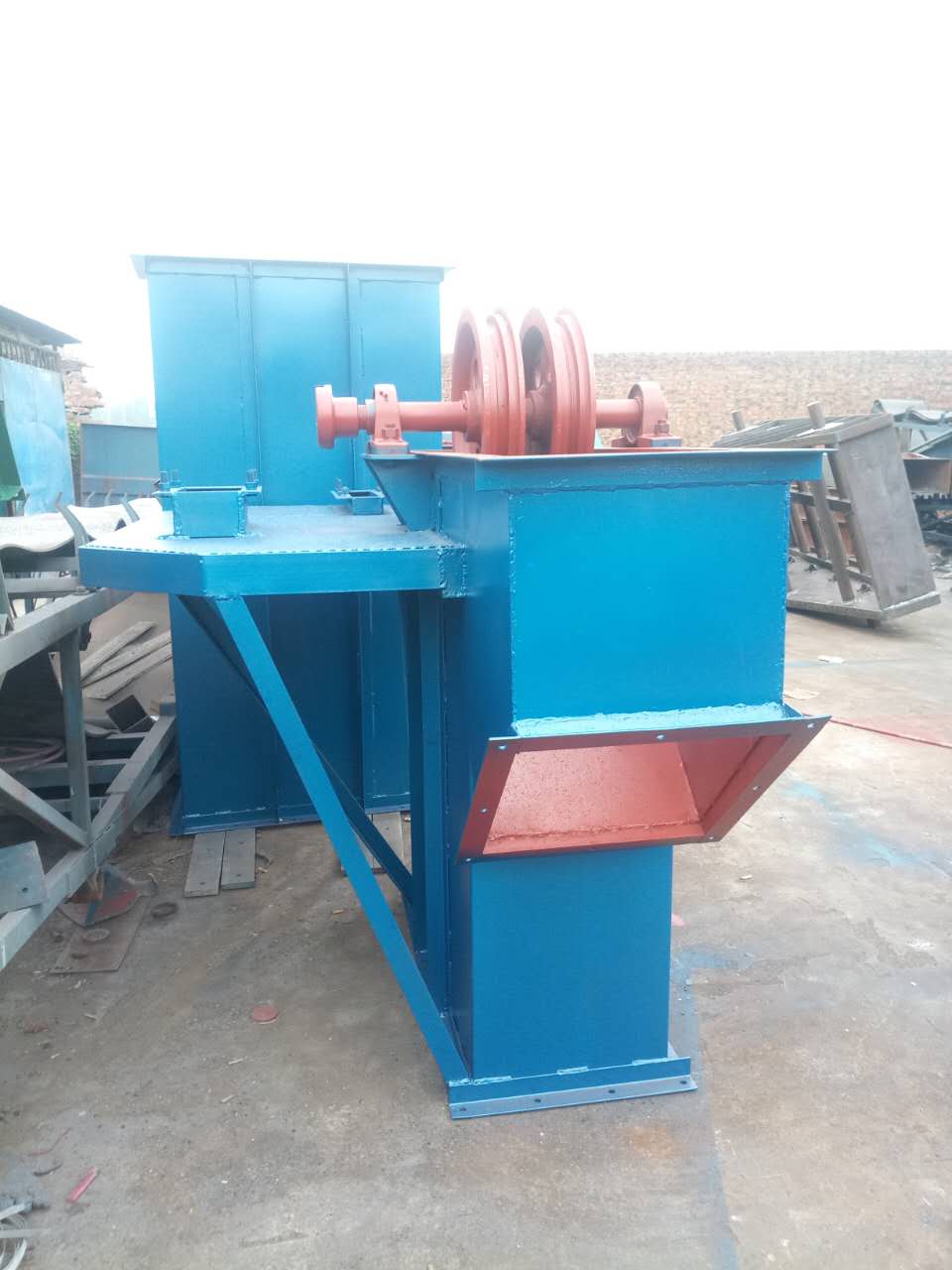 GTD斗式提升機在熟料生產(chǎn)線上的應(yīng)用